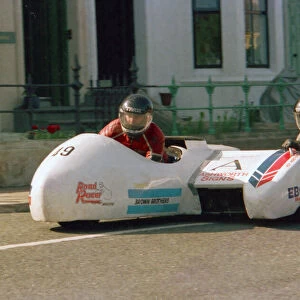 Bill Buxton & Kevin Worthington (Yamaha) 1987 Sidecar TT