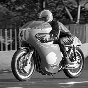 Chris Bladon (Seeley) 1975 Senior Manx Grand Prix