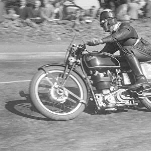 Cliff Brian Carr (Velocette) 1952 Junior TT