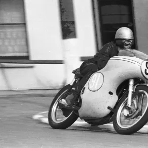 Clive Brown (Norton) 1963 Junior Manx Grand Prix