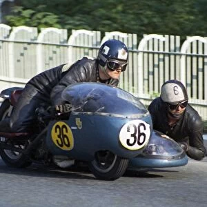 Colin Hornby & Mike Griffiths (Rumble BSA) 1969 750 Sidecar TT