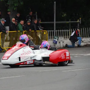 Craig Melvin & Stuart Christian (Suzuki) 2017 Sidecar TT