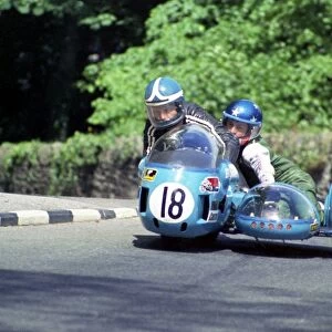Bill Crook & Stuart Collins (Windle BSA) 1974 500 Sidecar TT