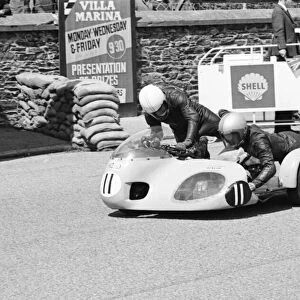 Bill Currie & F Haslam (Weslake) 1972 500 Sidecar TT