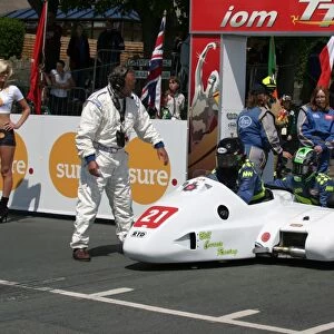 Bill Currie & Robert Biggs (LCR Yamaha) 2009 Sidecar TT