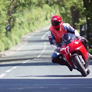 Damien Brady (Suzuki) 2002 Production 1000 TT