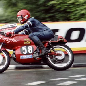 Dave Arnold (Aermacchi) 1980 Formula Three TT