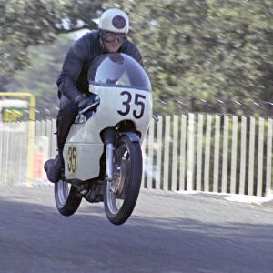 Dave Brown (Seeley) 1971 Senior Manx Grand Prix