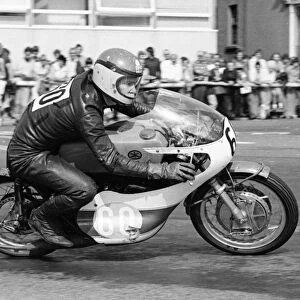 Dave Calvert (Yamaha) 1975 Junior Manx Grand Prix