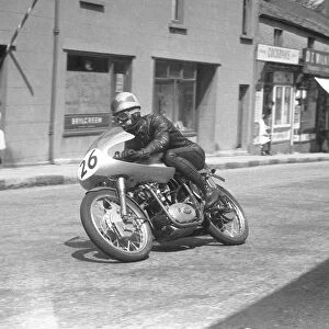 Dave Chadwick (Ducati) 1958 Ultra Lightweight TT