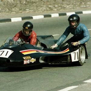 Dave Houghton & Eddy Yarker (Reemaun) 1984 Sidecar TT