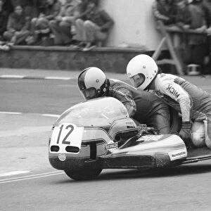 Dave Lawrence & Nick Smith (Hartwell Imp) 1977 Sidecar TT