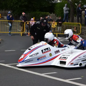 Dave Molyneux & Harry Payne (Yamaha) 2019 Sidecar TT