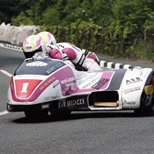 Dave Molyneux & Karl Ellison (Kawasaki) 1992 Sidecar TT