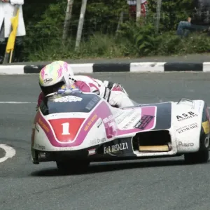 Dave Molyneux & Karl Ellison (Kawasaki) 1992 Sidecar TT Dave Molyneux & Karl Ellison (Kawasaki) 1992 Sidecar TT