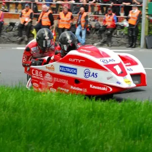 Dave Molyneux & Patrick Farrance (DMR Kawasaki) 2013 Sidecar TT Dave Molyneux & Patrick Farrance (DMR Kawasaki) 2013 Sidecar TT