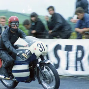 Dave Nixon (Triumph) 1968 Production TT