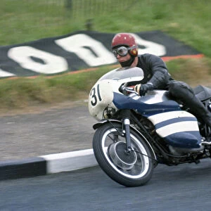 Dave Nixon (Triumph) 1968 Production TT