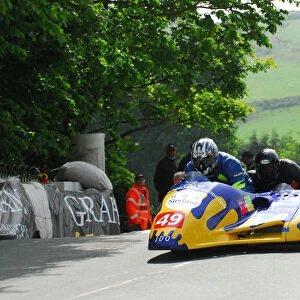 Dave Quirk & Paul Bumfrey (DMR Yamaha) 2012 Sidecar TT