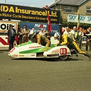Dave Saville & Dave Hall (Sabre Yamaha), 1990 Sidecar TT