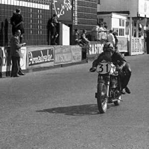 Dave Tutty (Norton) 1954 Junior TT