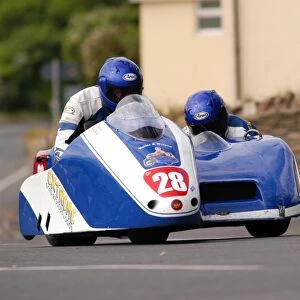 Dave Wallis & Sally Wilson (Shelbourne Honda) 2004 Sidecar TT