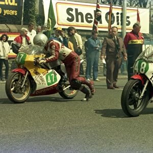 David Johnston (ECM) and Raymond Campbell (Yamaha) 1986 Junior TT