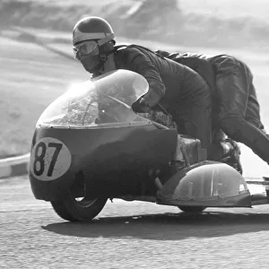 David North & David Bickley (Greenwood Triumph) 1970 750 Sidecar TT