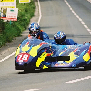 David Walker & Mike Killingsworth (Yamaha) 2004 Sidecar TT
