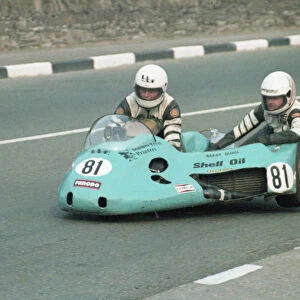 Derek Blackbourn & Barry Dunn (Yamaha) 1982 Sidecar TT