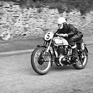 Derek Farrant (Norton) 1952 Senior Clubman TT