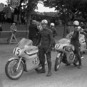 Derek Minter (Bianchi) 1960 Lightweight TT