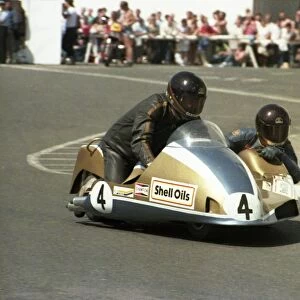 Derek Plummer & Brian Marris (Ireson Yamaha) 1985 Sidecar TT