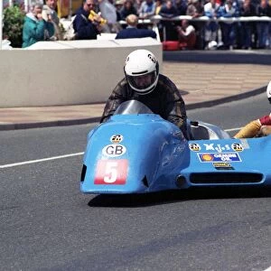 Derek Plummer & Gareth Keep (Kawasaki) 1990 Sidecar TT