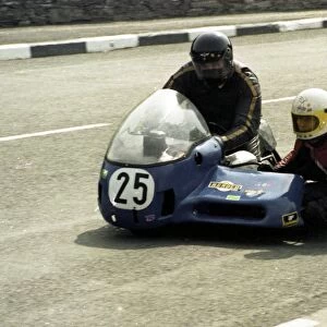 Derek Plummer & Roger Tomlinson (Kawasaki) 1980 Sidecar TT