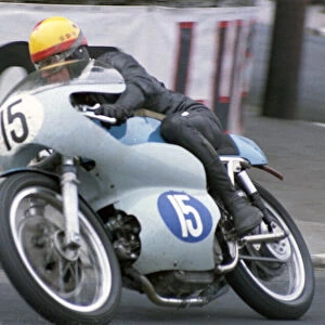 Derek Woodman (Aermacchi) 1968 Junior TT