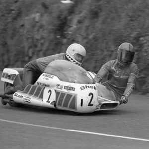 Dick Greasley at Bedstead Corner: 1977 Sidecar TT