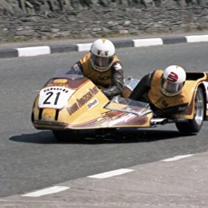 Dick Hawes & Bill Boldison (Anderson Yamaha) 1979 Sidecar TT