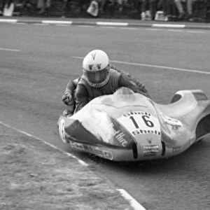 Dick Hawes & Don Williams (Anderson Yamaha) 1980 Sidecar TT