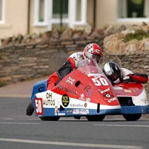 Dick Tapken & Rick Roberts (Jacobs Yamaha) 2004 Sidecar TT