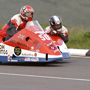 Dick Tapken & Rick Roberts (Jacobs Yamaha) 2004 Sidecar TT