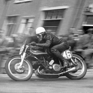 Bill Doran on Bray Hill: 1953 Senior TT