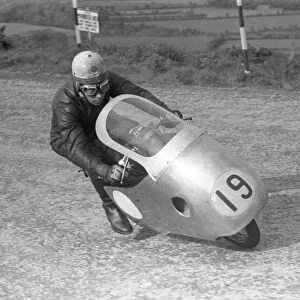Dudley Edlin (MV) 1957 Ultra Lightweight TT