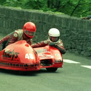 Eddy Wright & Bernie Wright (Yamaha) 1986 Sidecar TT