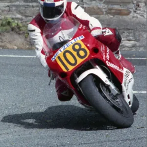 Eric Moore (Suzuki) 1990 Senior Manx Grand Prix