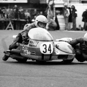 Frank Illingworth & Ray Crowther (Castrol Padgett Yamaha) 1977 Sidecar TT