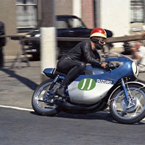 Frank Perris (Crooks Suzuki) 1968 Lightweight TT