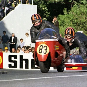 Fred Hanks & Malcolm Lucas (BSA) 1968 750 Sidecar TT