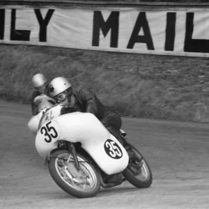 Fumio Ito (Yamaha) 1961 Ultra Lightweight TT