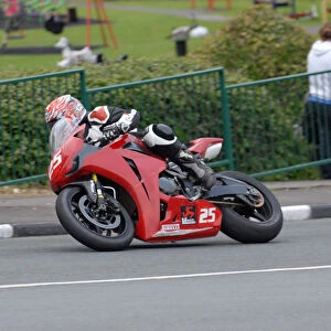 Gary Carswell (Honda) 2011 Superstock TT